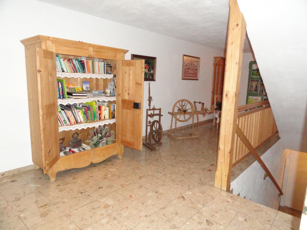 Baby- Und Kinderhof Aicherbauer Seeham Exterior foto