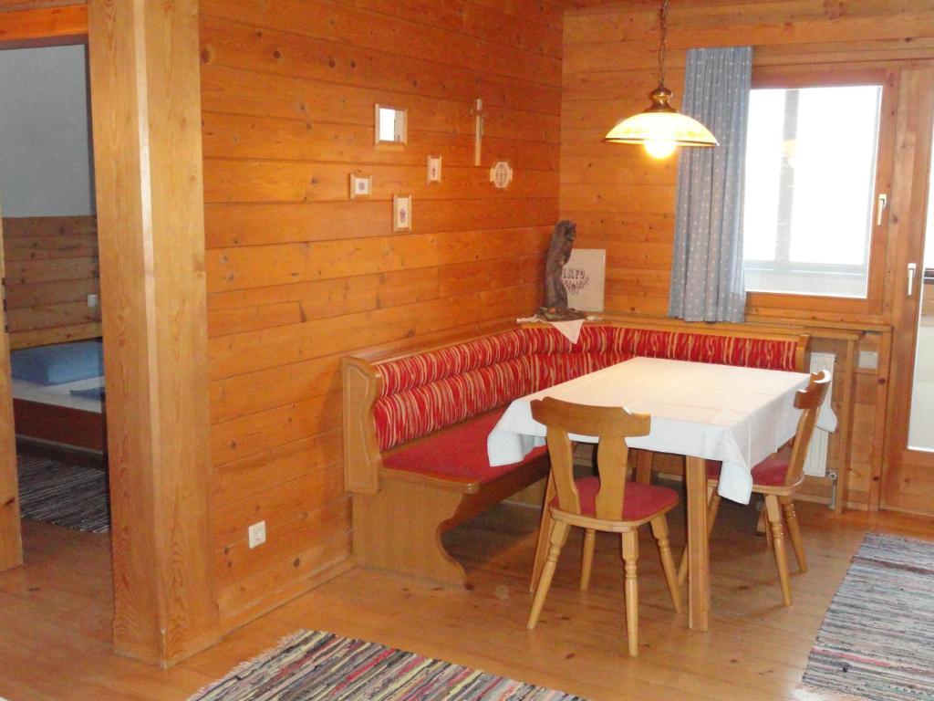 Baby- Und Kinderhof Aicherbauer Seeham Habitación foto